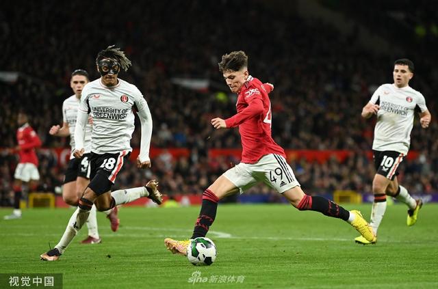 受到多重因 受到多重因