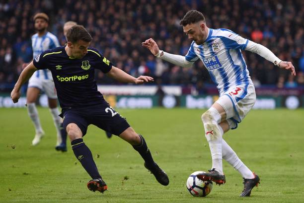 赛中拿着披 赛中拿着披