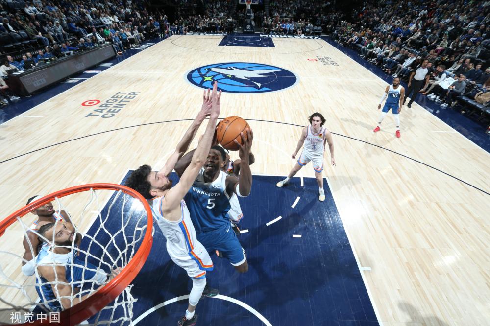 费迪南德：阿莫林会想重建球队，一半的球员将被清洗.